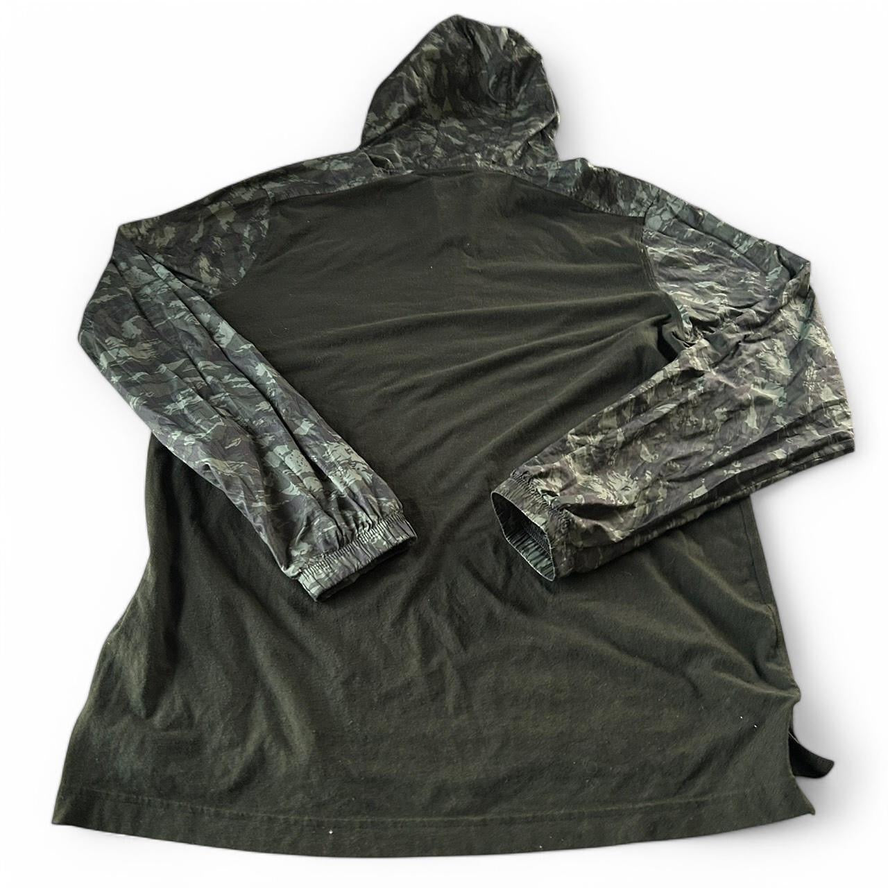 Mens Under Armour Sportstyle hooded Green Camouflage Anorak Jacket 1/2 Zip in L