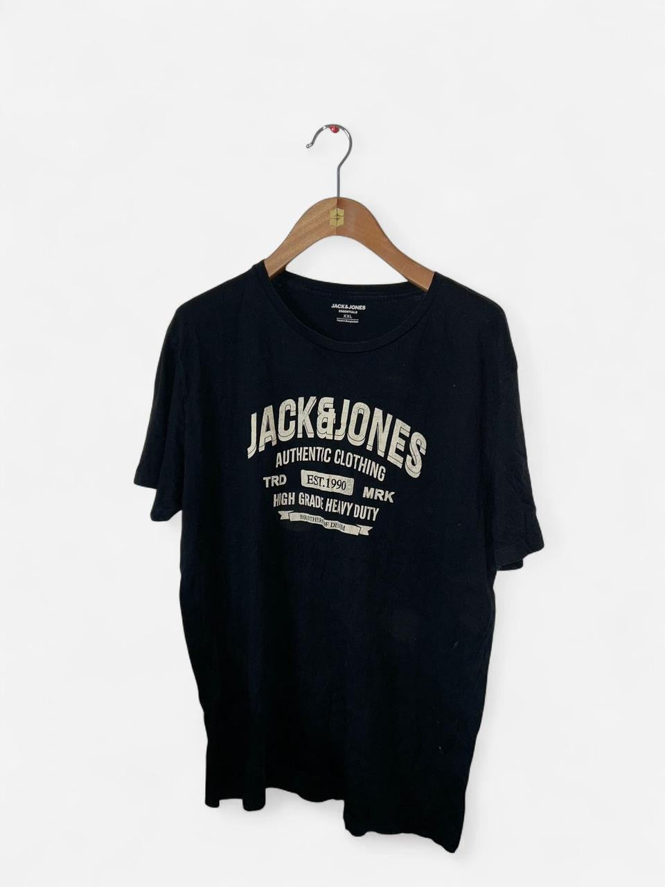 Black Jack & Jones cotton t-shirt with white print #casualwear
Size xxl 
SKU 7160
L 30 W 22