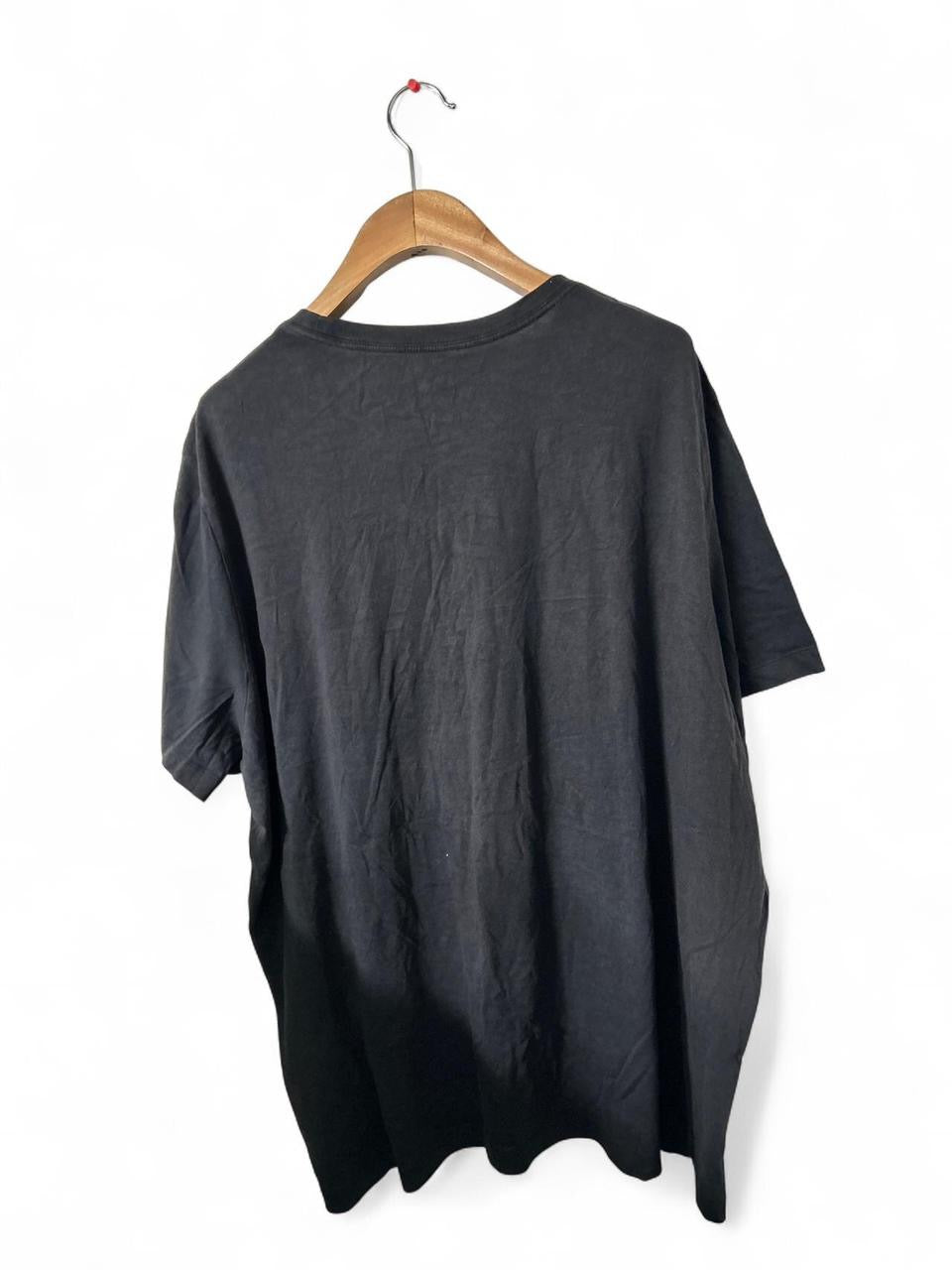 Vintage Men’s Black Nike T-shirt with white embroidered logo streetwear
Size 3XL
L 31 W 29 
SKU 7141