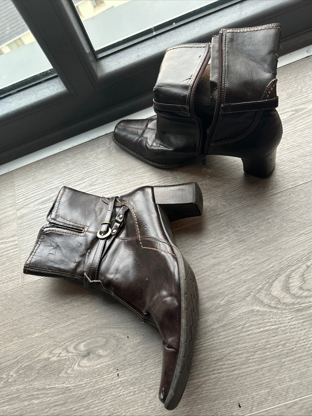 Ginu Kenduri Women’s Brown Patent Leather Ankle Boots – Size 41