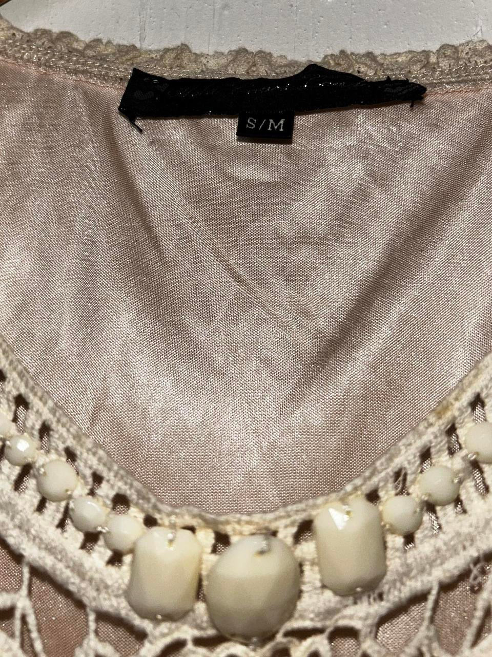 Cream and tan lace embellished dress with pearl details and pockets #boho #lacedress in small to medium. L 33 W 18 SKU 7008