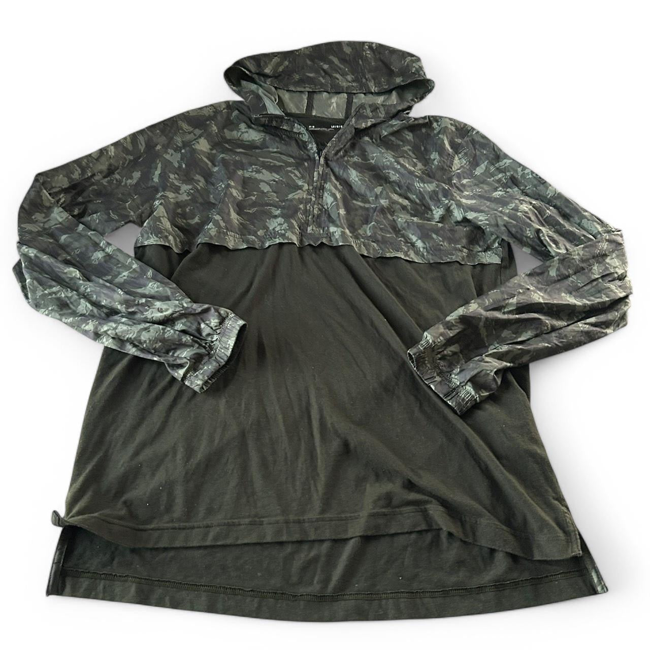 Mens Under Armour Sportstyle hooded Green Camouflage Anorak Jacket 1/2 Zip in L