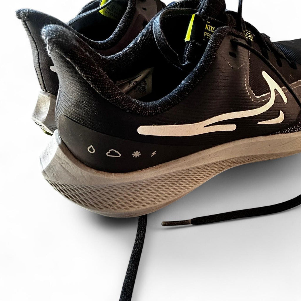 Nike Air Zoom Pegasus 36 trainers in black and green #running. SKU 6997
