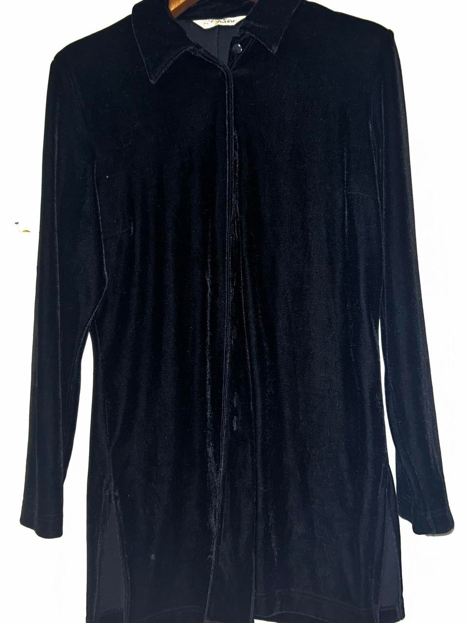 Black velvet long sleeve button-up shirt with a touch of elegance #gothic size M/L L 34 W 19 SKU 7019