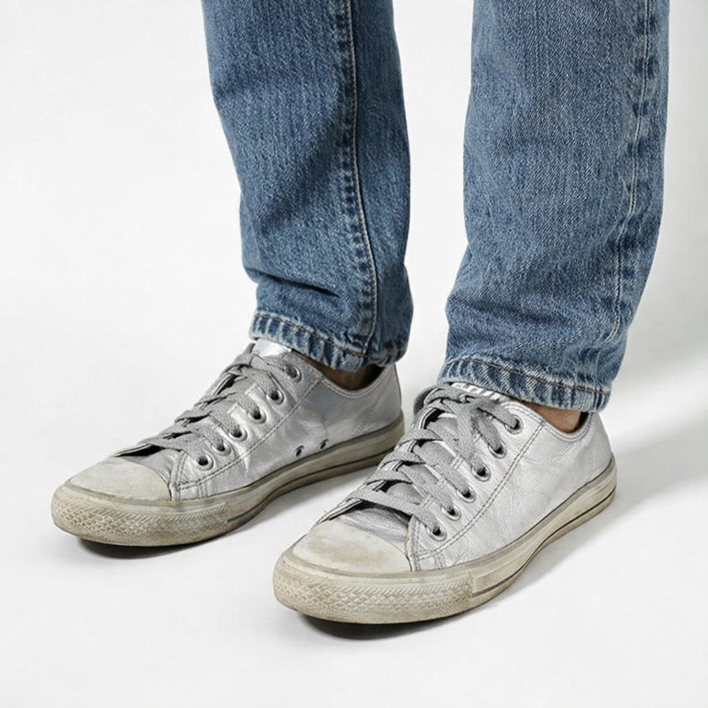 Unisex White leather Converse trainers with a worn look #streetwear size 6 men’s size 8 women’s  sku 6975