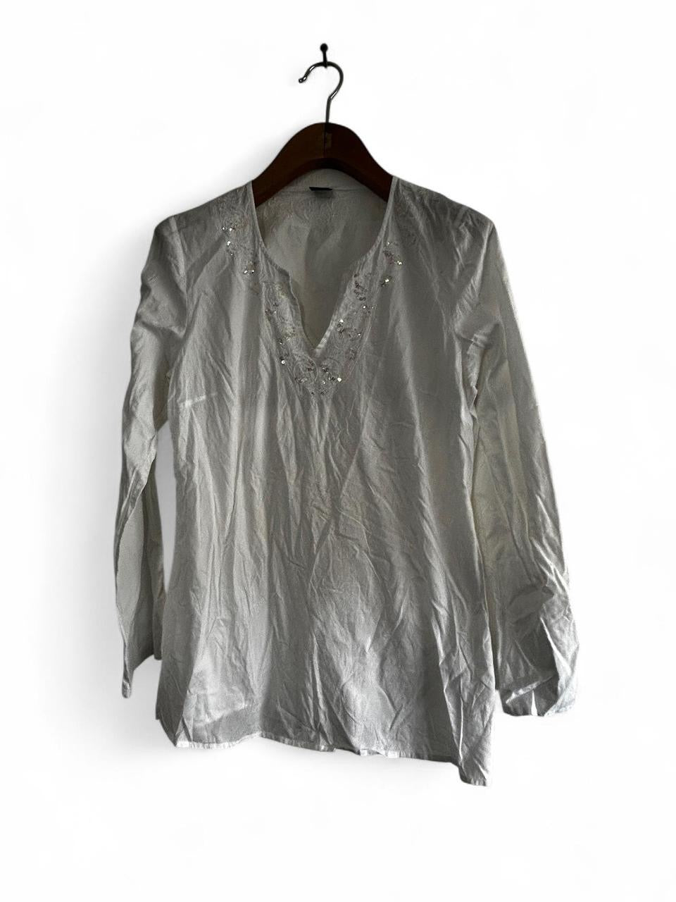 Soya White long sleeve blouse with beaded and embroidered details #festivalvibes and n size L collar to hem 28 pit to pit 18 sku 7029