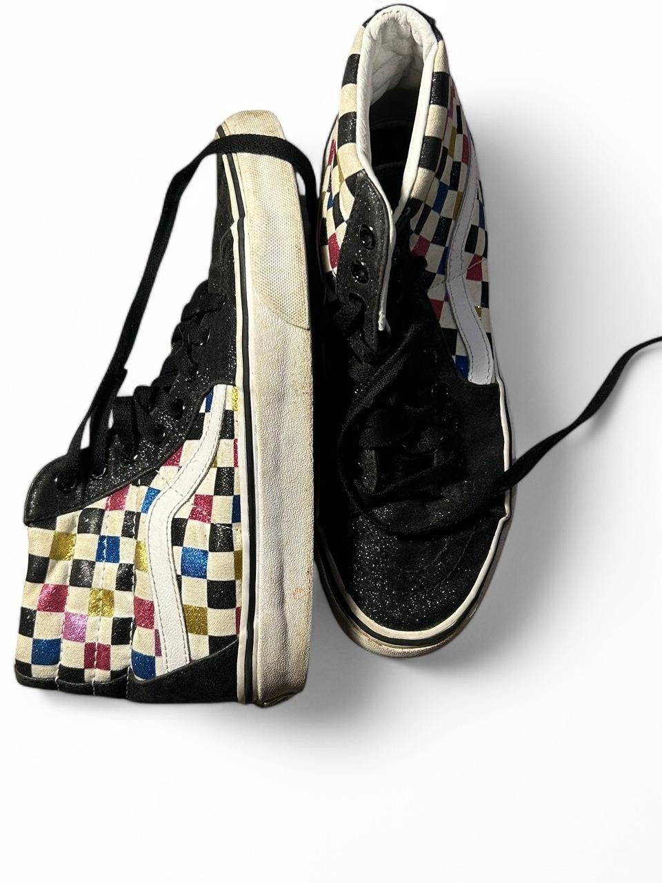 Black and white Vans skateboarding sneakers #skaterstyle uk 6 US 7 men us women 8.5  eu 39.0 SKU 6897