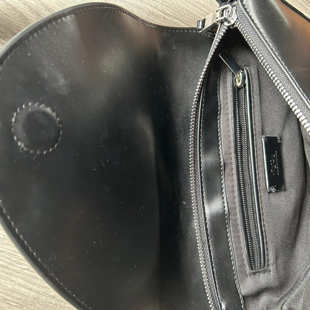 Zara shoulder Bags Woman Wide Single Half MoonLeather Chest Bags Woman Fashion. Sku 6865