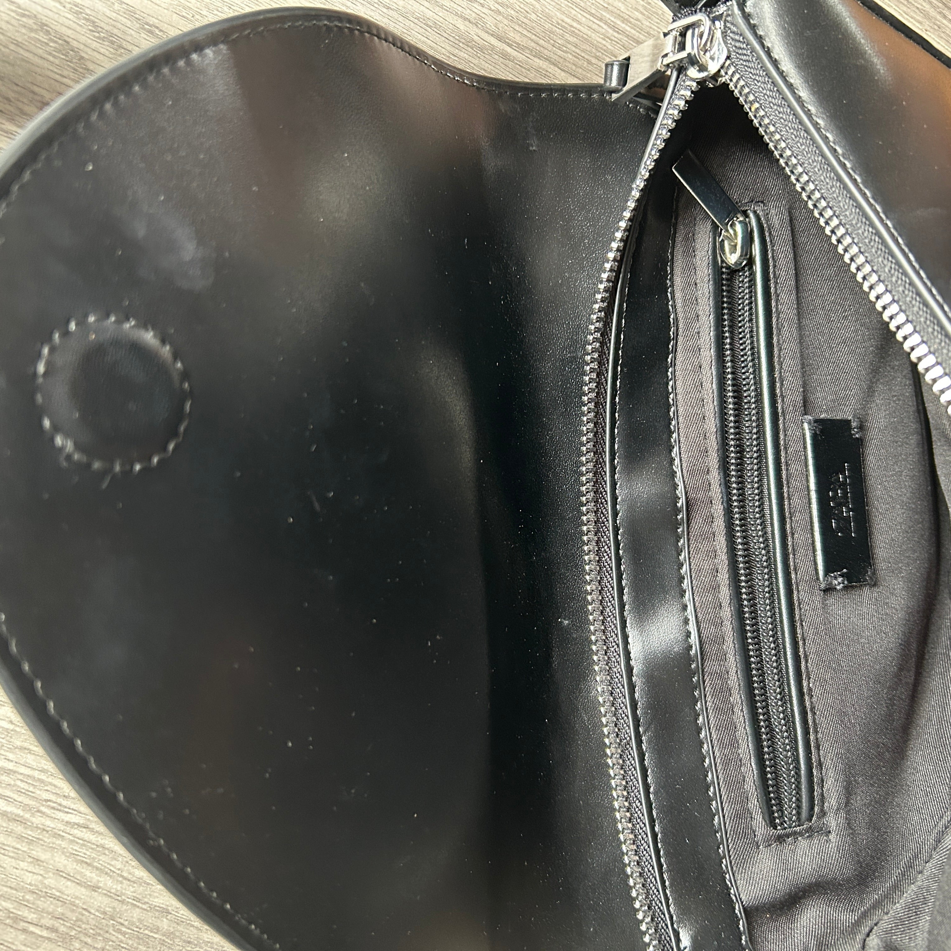 Zara shoulder Bags Woman Wide Single Half MoonLeather Chest Bags Woman Fashion. Sku 6865