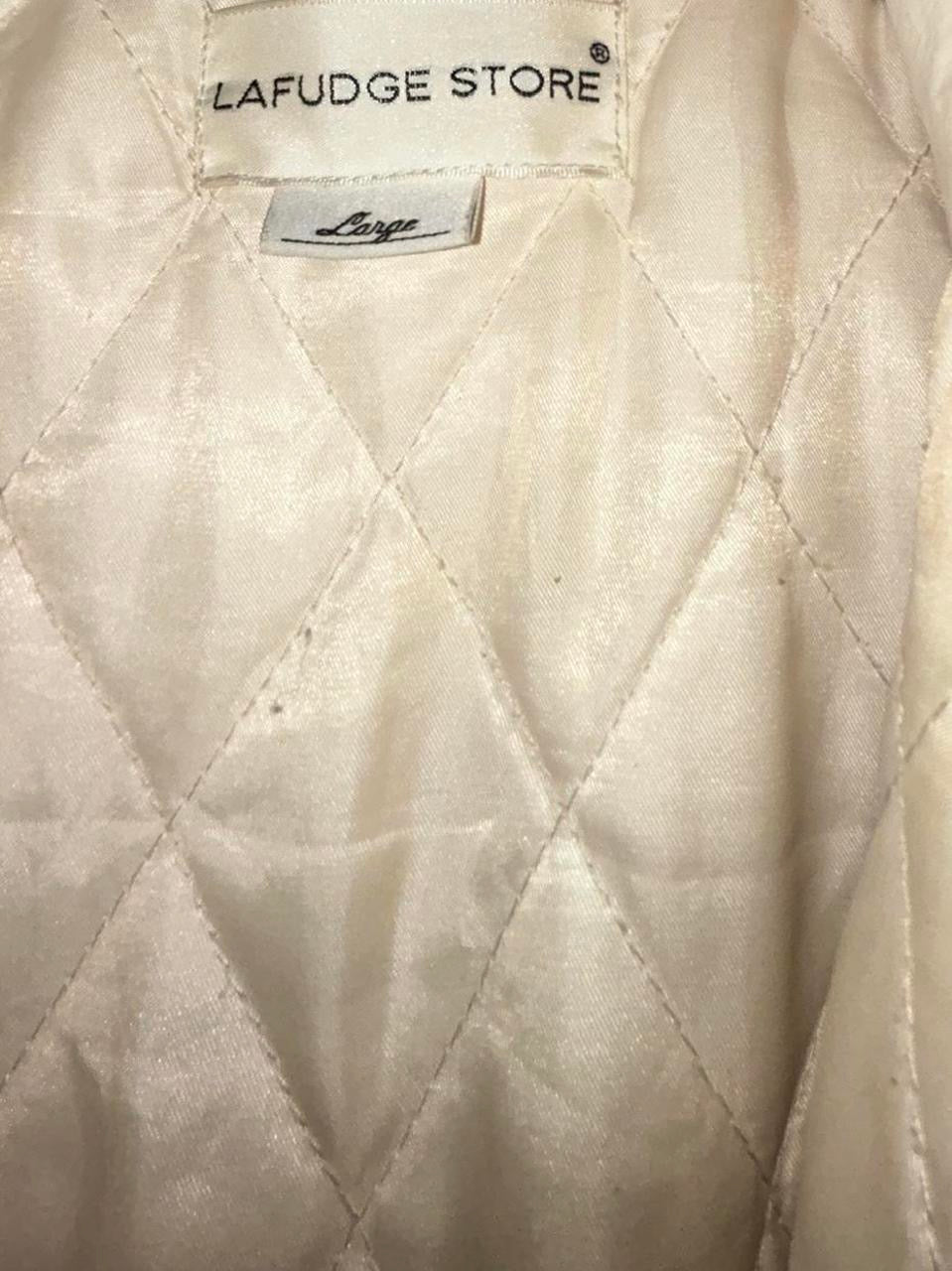 Women’s Cream Lafudge puffer jacket with quilted interior in size large #pufferjacket collar to hem 30 pit to pit 26 sku 7076