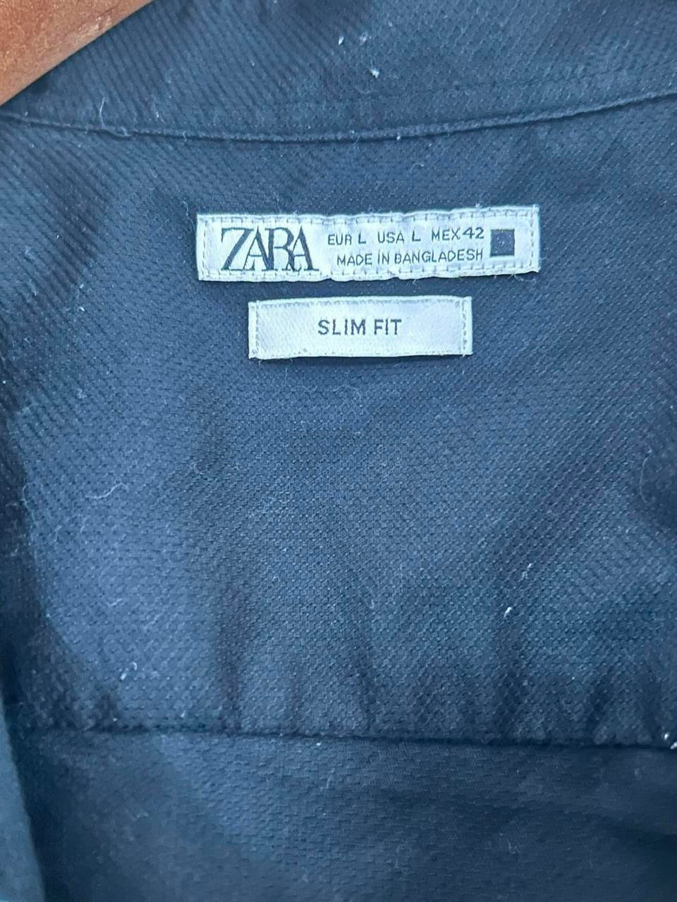 Men’s Black Zara slim fit button up shirt #slimfit in size L collar to hem 31 pit to pit 20 sku 7048