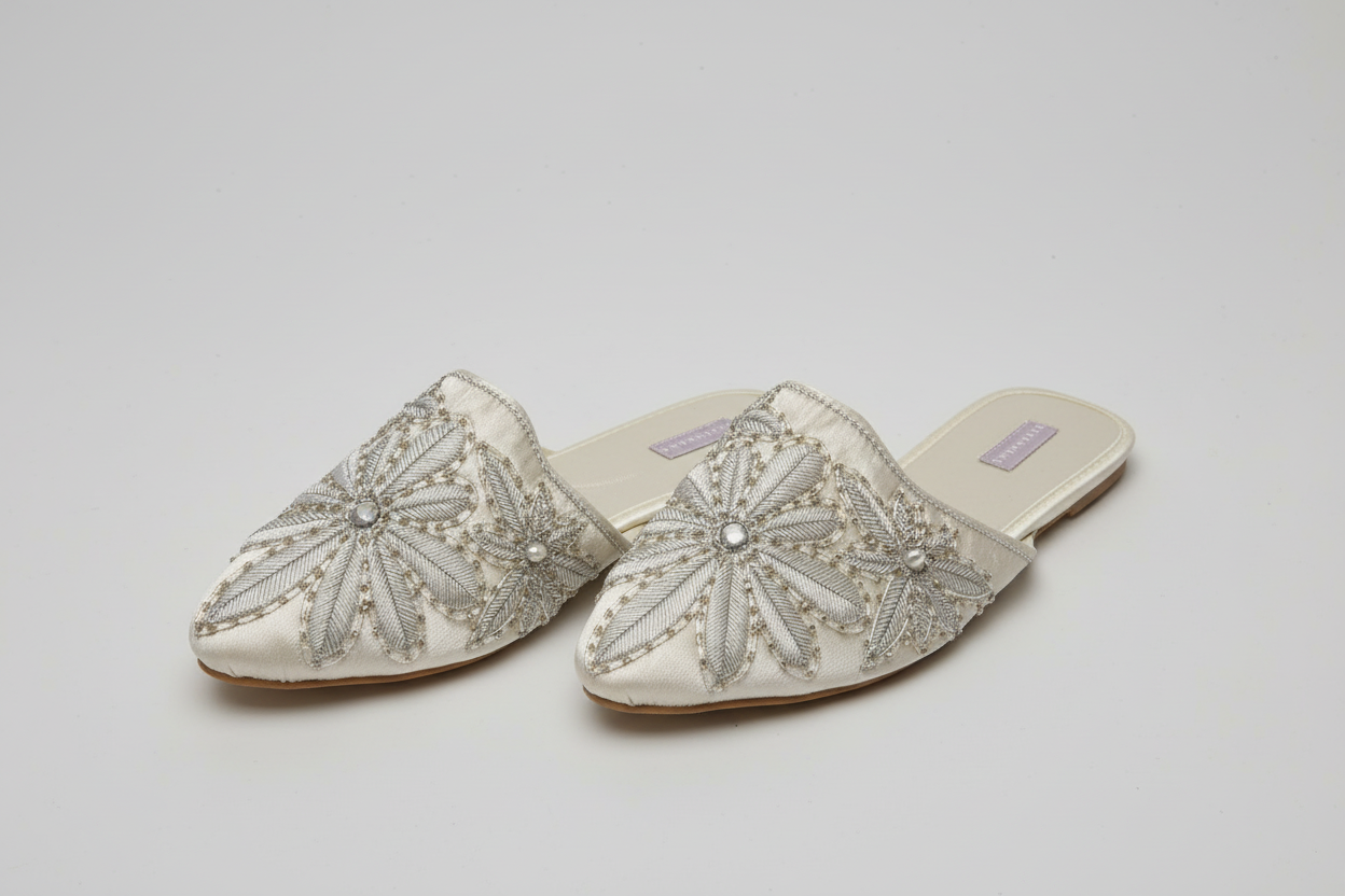 Rubynee Vintage y2k Benhams women flower embroidery silver flat slide
