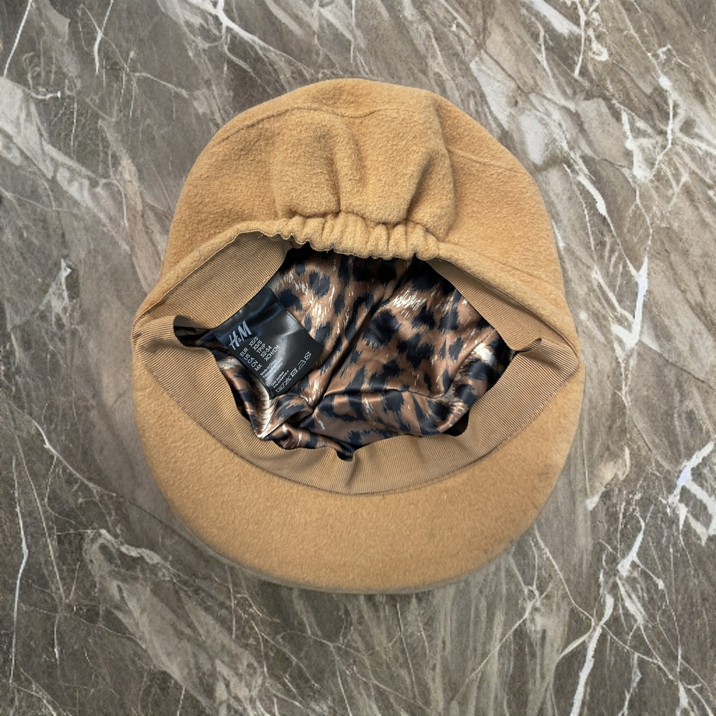 Rubynee Vintage y2k Womens Yellow H&M Peaked-Beret Hat With Metal Chain Letter B Crest