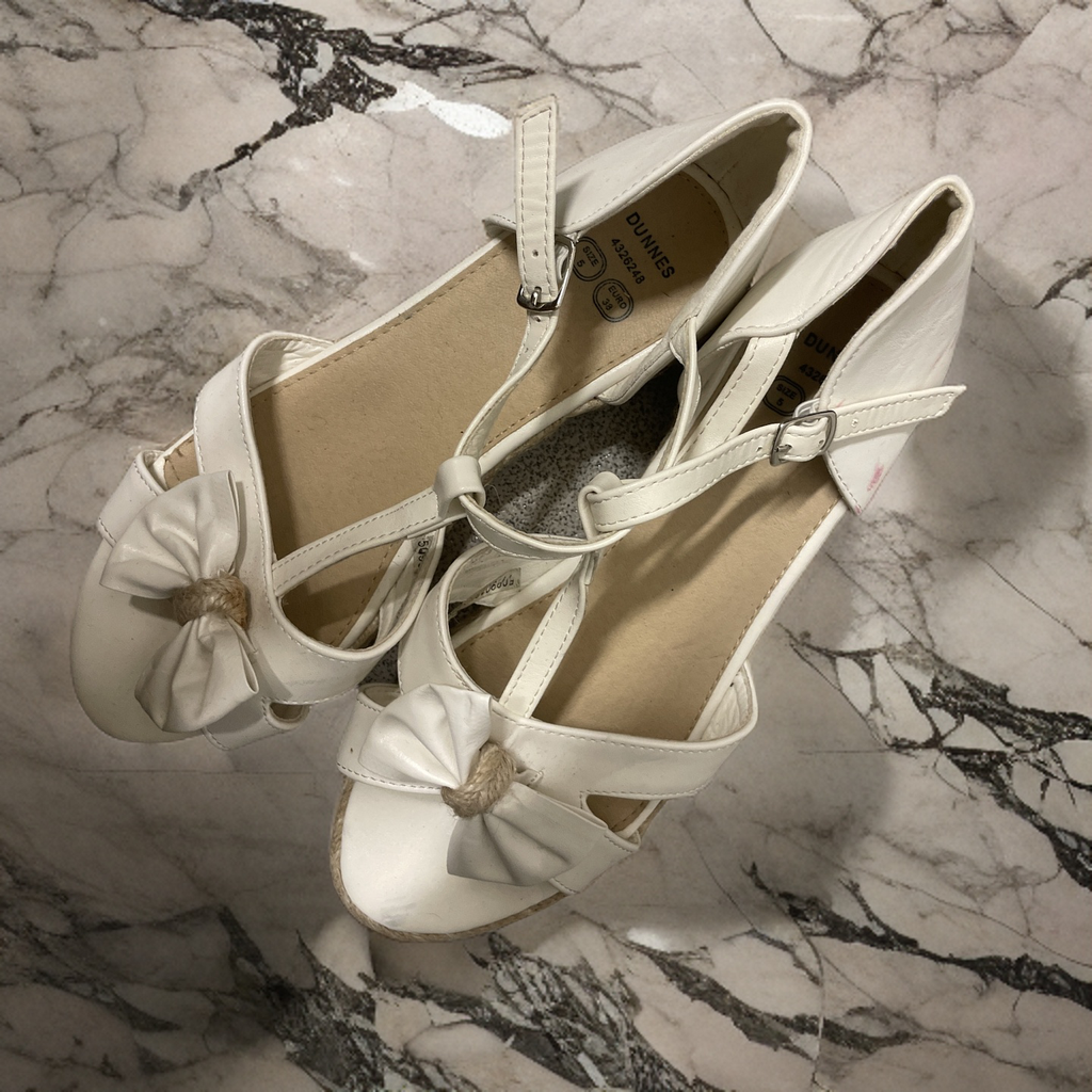 Rubynee Vintage y2k women Dunnes cream ankle strap bridal sandal