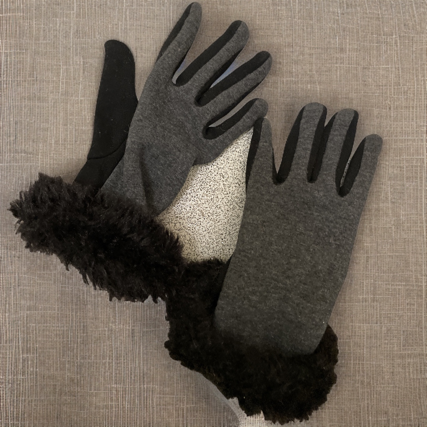 Rubynee Vintage y2k Faux fur grey gloves