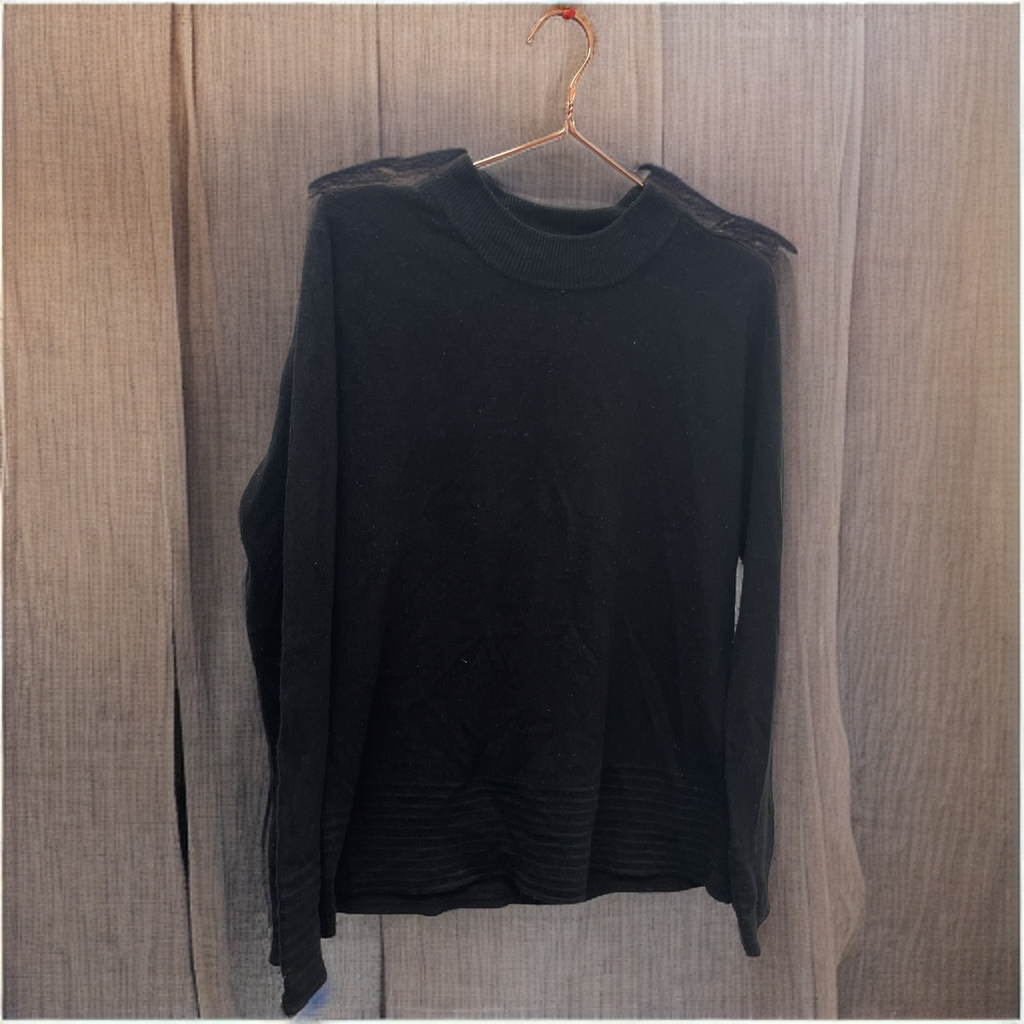 Rubynee Vintage y2k Black crew neck sweater size L