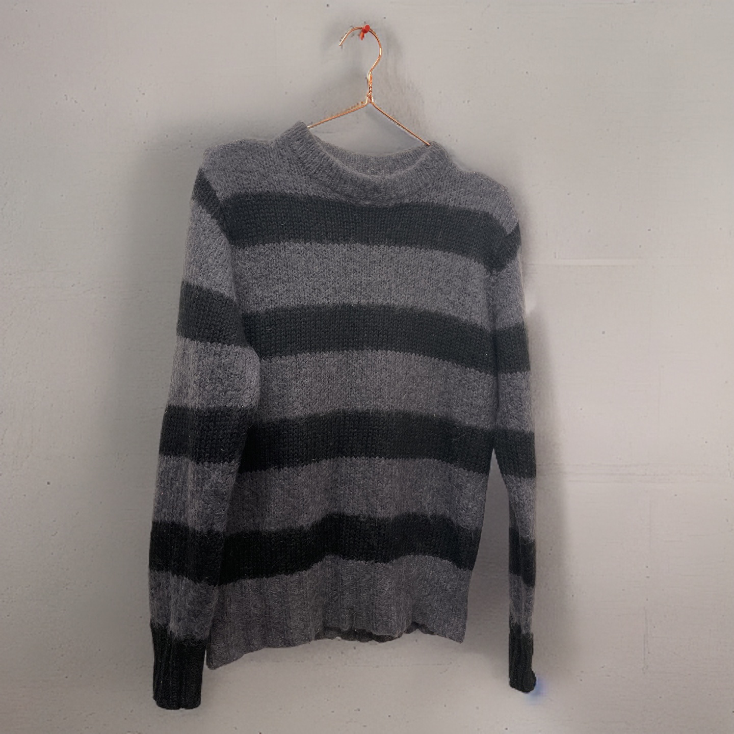 Rubynee Vintage y2k Zara stripped grey sweater size M