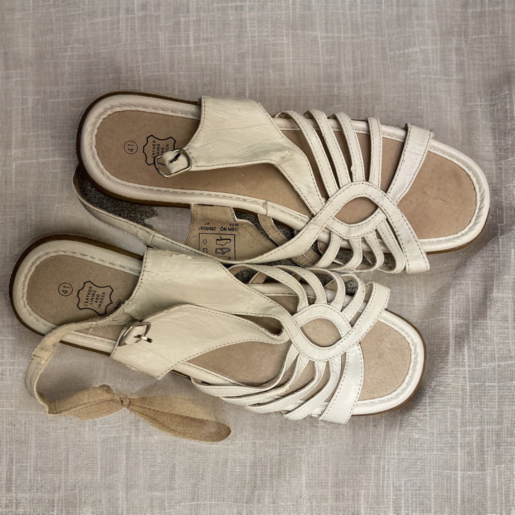 Rubynee  Vintage y2k cream strappy flat women sandals size 41
