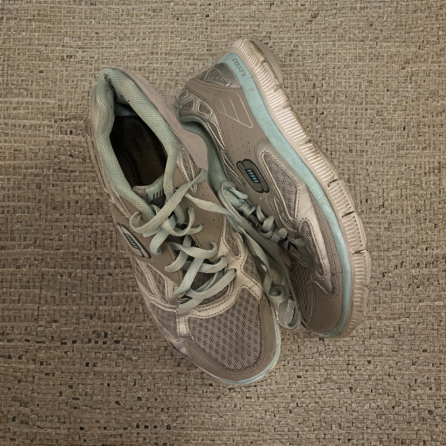 Old 2025 skechers shoes