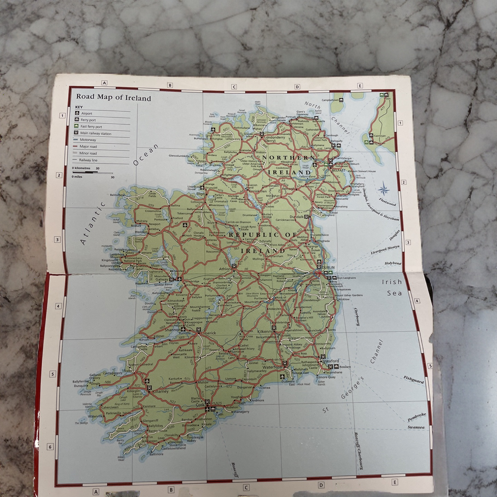 Rubynee Eyewitness Travel Guide Ser.: Ireland by Tim Perry, Lisa Gerard-Sharp