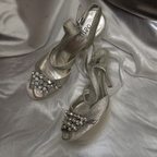Vintage latest design grey italian oasis heel shoe size 39