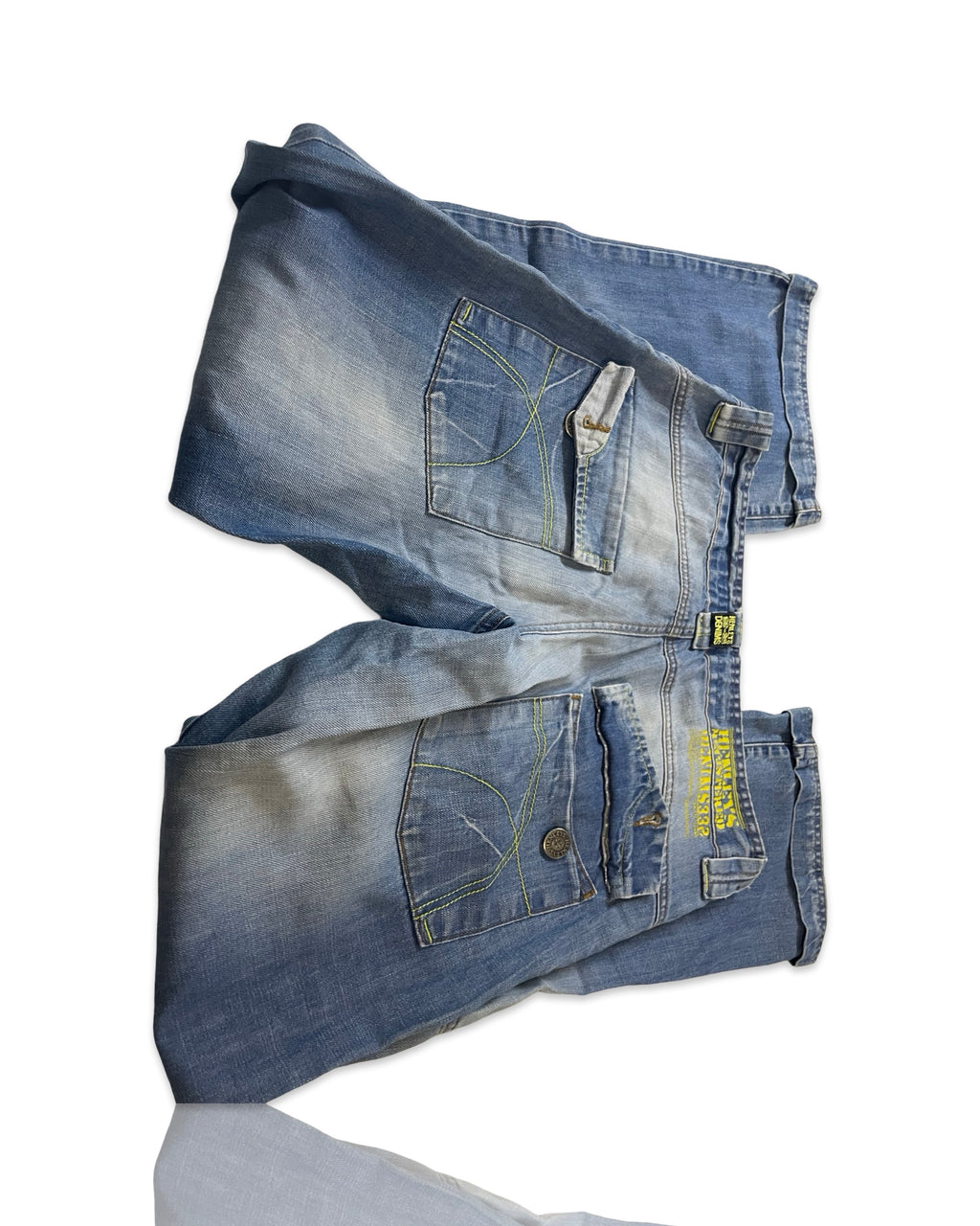 Henleys Jeans Adult 34x31 Medium Wash Straight Leg lap Pockets Baggy Mens Slight tear at the bottom|SKU 4250