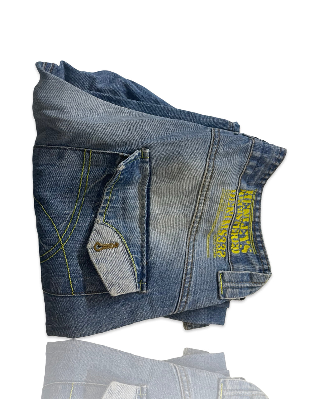 Henleys Jeans Adult 34x31 Medium Wash Straight Leg lap Pockets Baggy Mens Slight tear at the bottom|SKU 4250