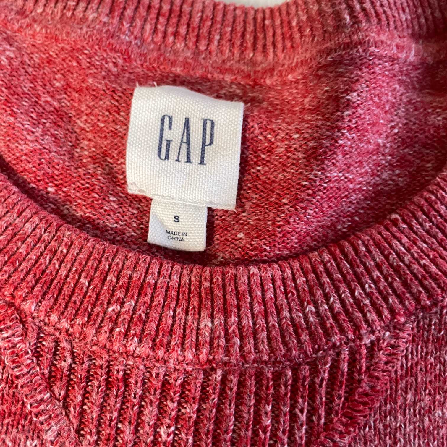 Vintage men red Gap crew neck regular fit sweatshirt in M|L27 W20| SKU 5545