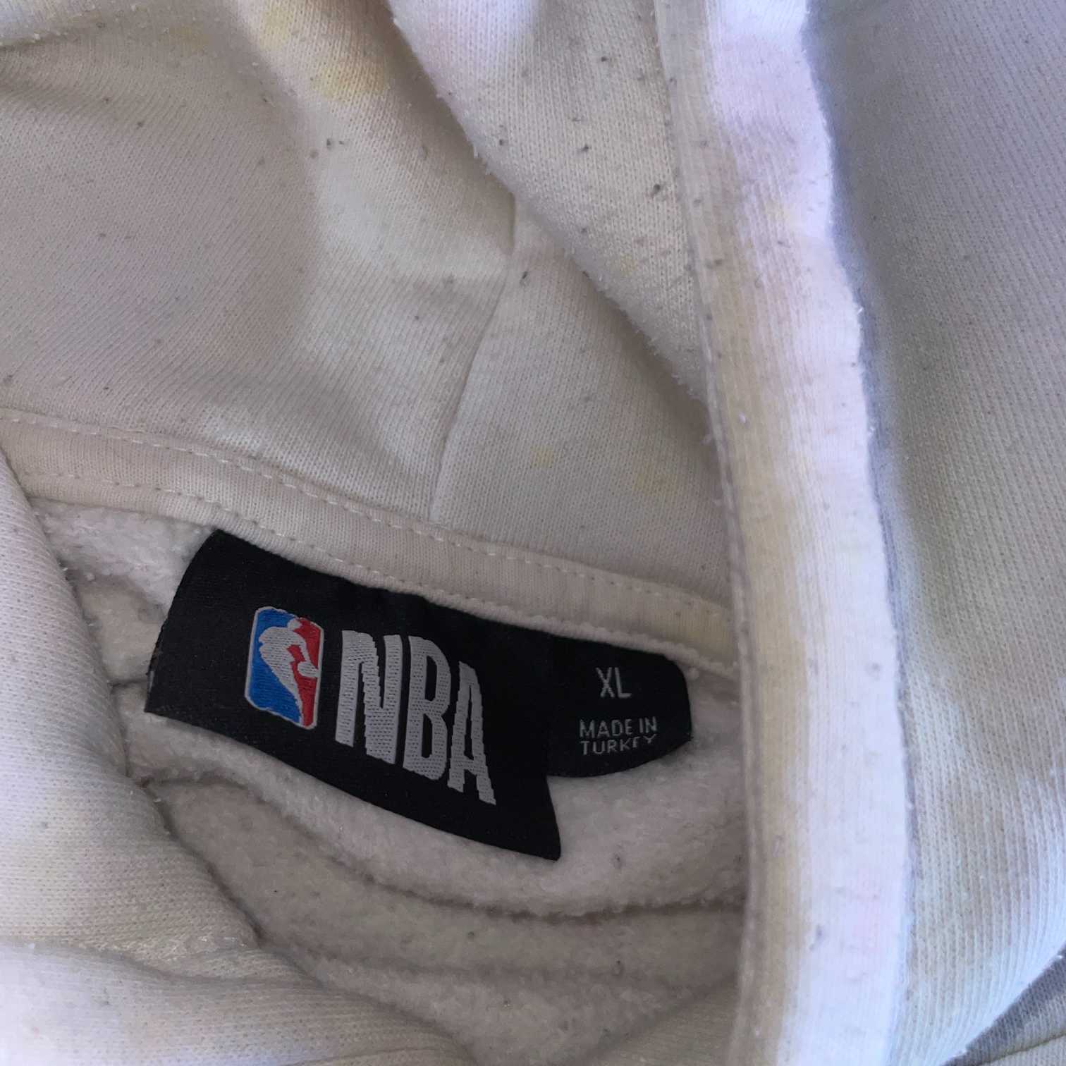 Vintage men NBA Chicago Bulls Lavine 8 white graphics hoodie in XL|L29 W22|SKU 5554