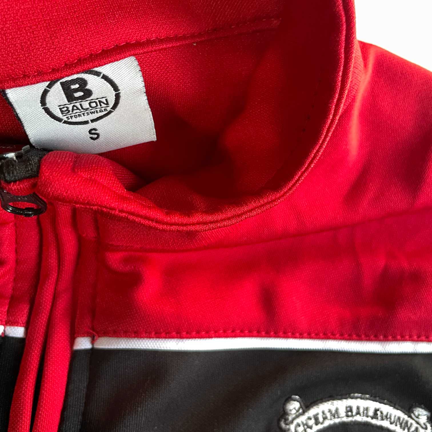 Vintage men balon sportwear Carlton Hotel dublin airport 1/4 zip black colourblock sweatshirt in L|L30 W20| SKU 5555