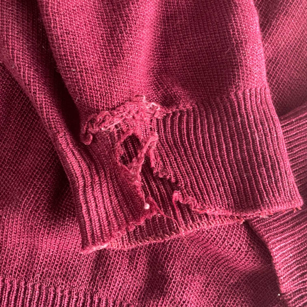 Vintage unisex Lacoste Maroon v-neck oversize sweatshirt in XL|L27 W27|SKU 5558