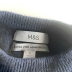 Vintage men M&S extra fine Lambswool knited crew neck navy sweatshirt in L|L26 W20|SKU 5560
