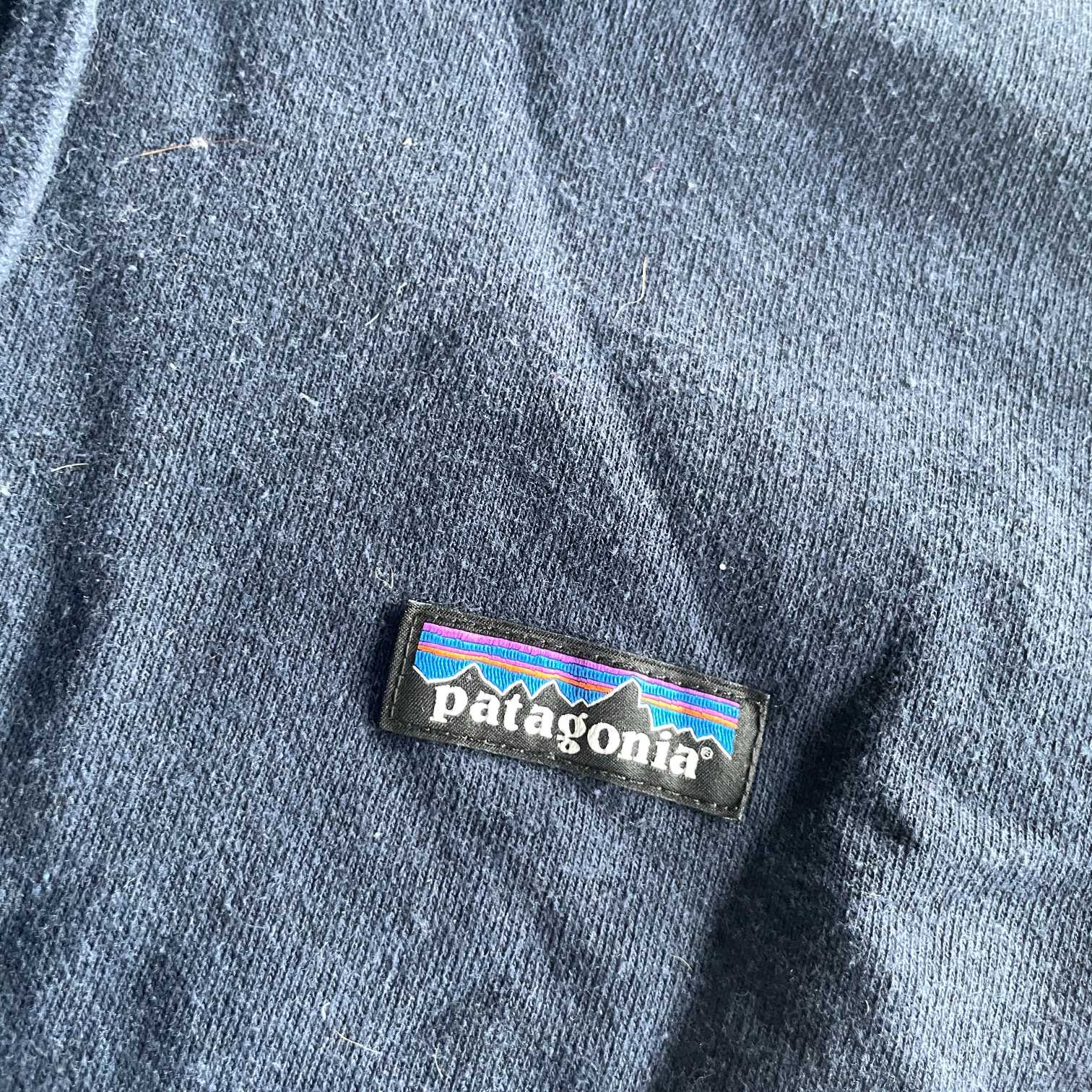 Vintage men Patagonia regular fit navy blue hoodie in L|L29 W21|SKU 5563