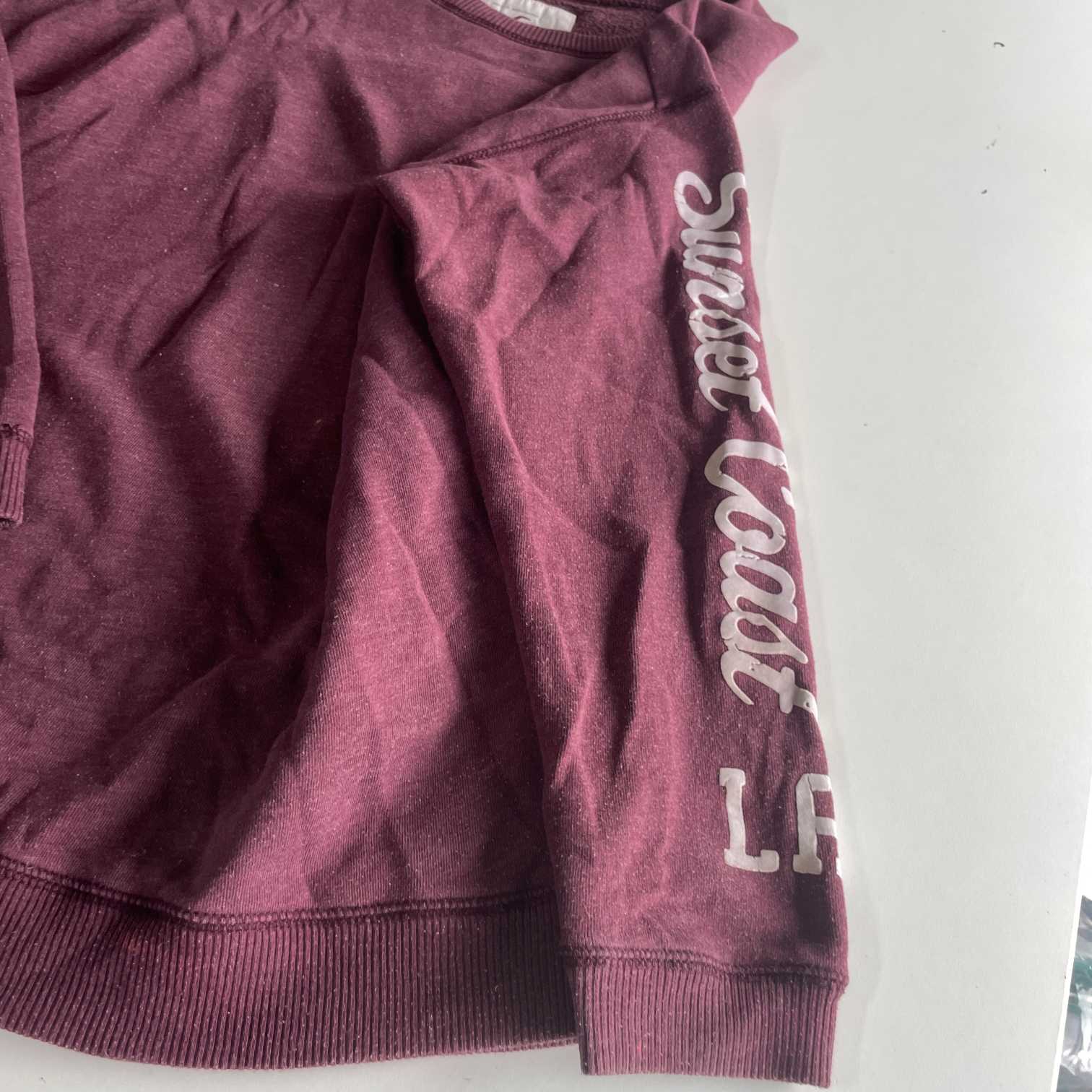 Vintage mens Hollister California purple regular fit sweatshirt in M|L29 W23|SKU 5568