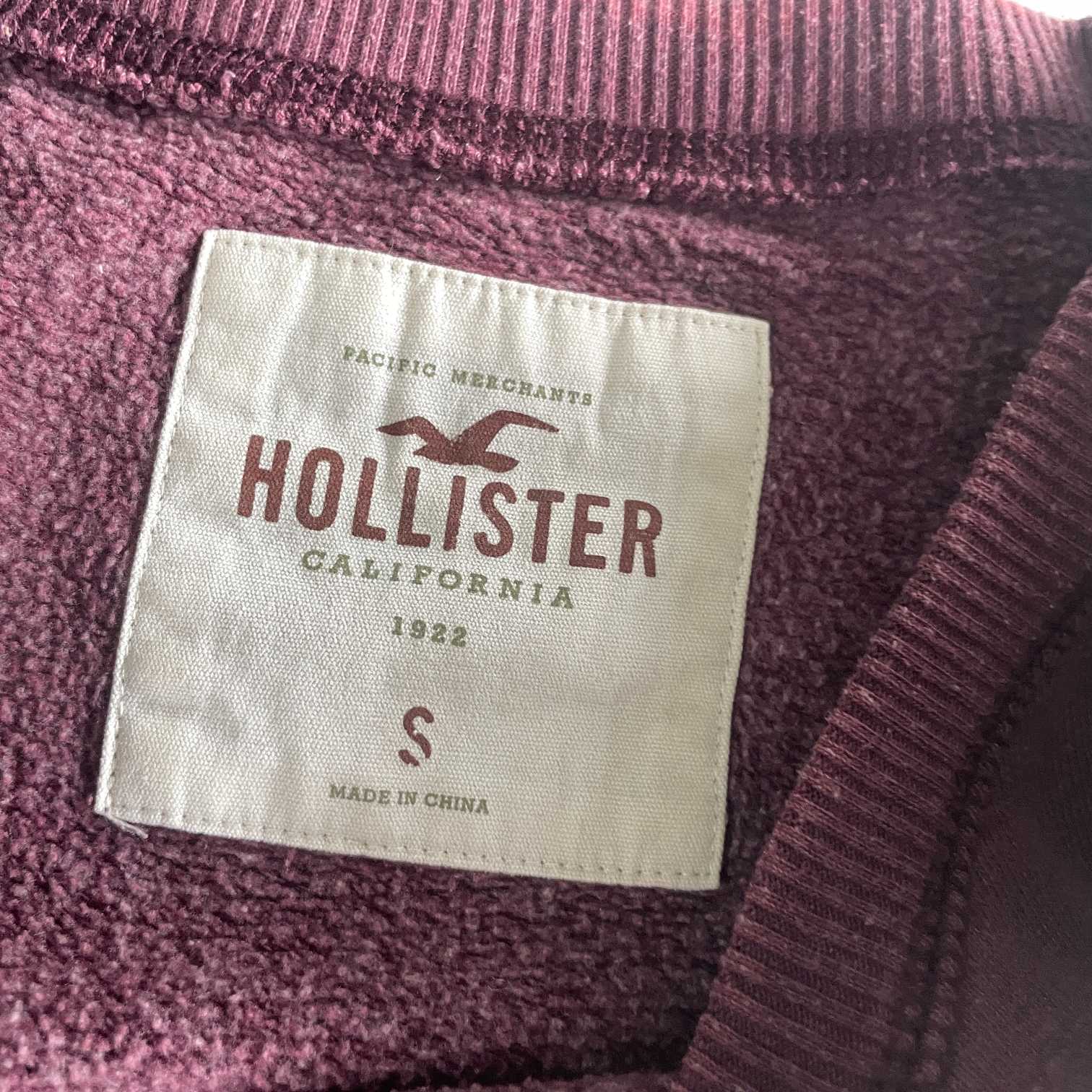 Vintage mens Hollister California purple regular fit sweatshirt in M|L29 W23|SKU 5568