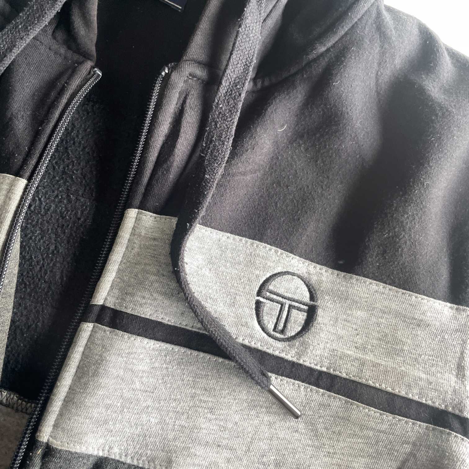 Vintage men grey Sergio Tacchini full zip drawstring hoodie in S|L 27 W20| SKU 5589