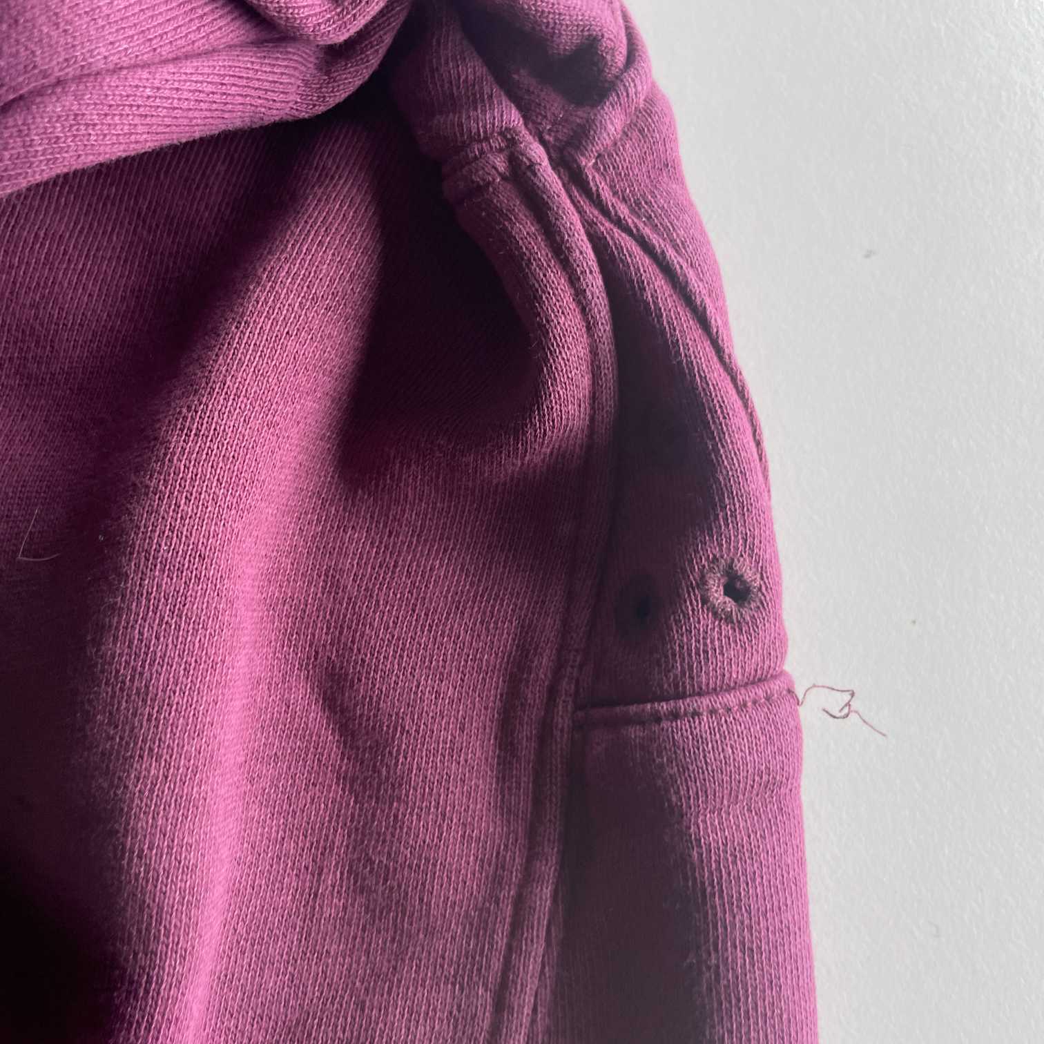 Vintage men Gap burgundy cotton sweatshirt in M|L26 W20|SKU 5592