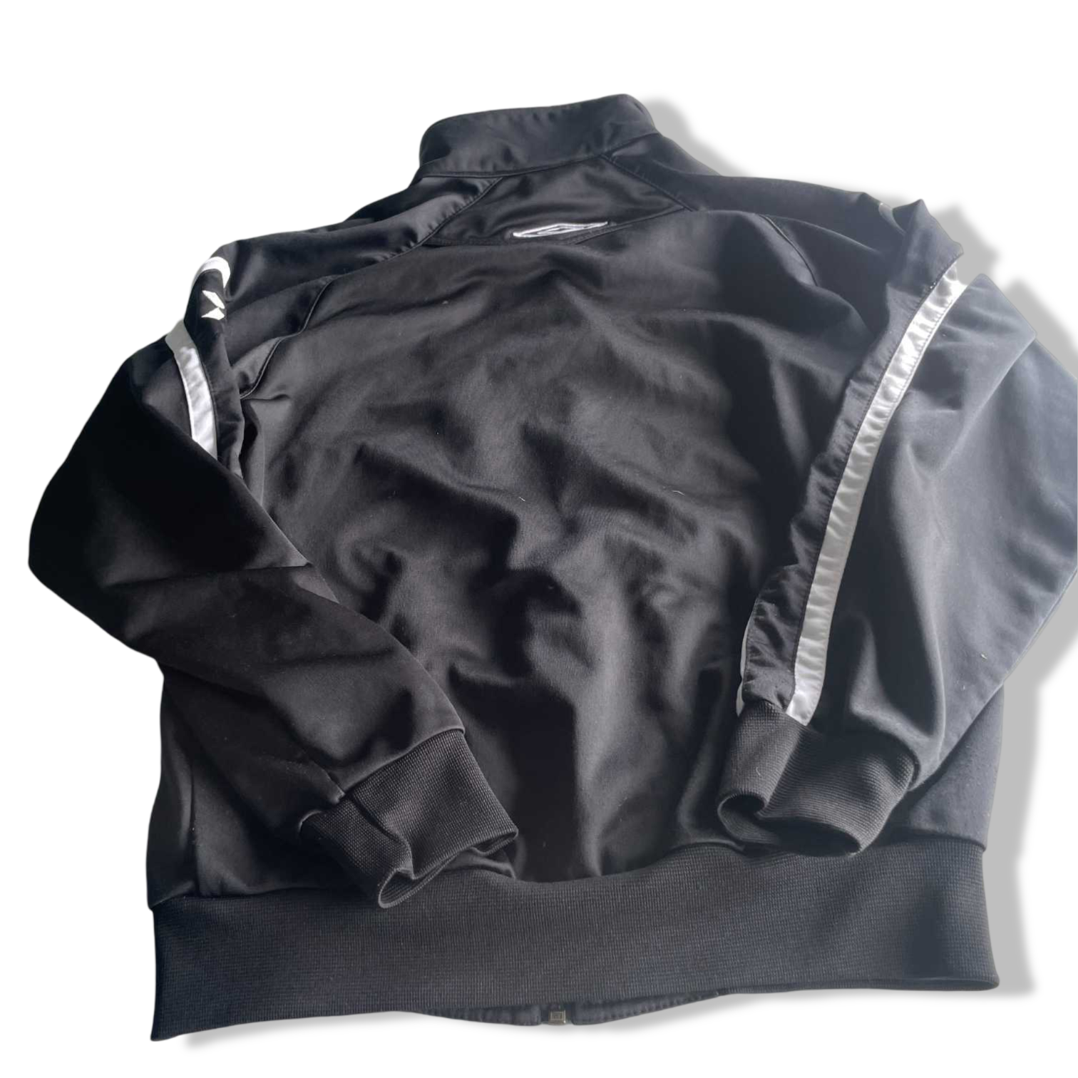 Vintage women Umbro black full zip track jacket in S/M| L28 W18| SKU 5629