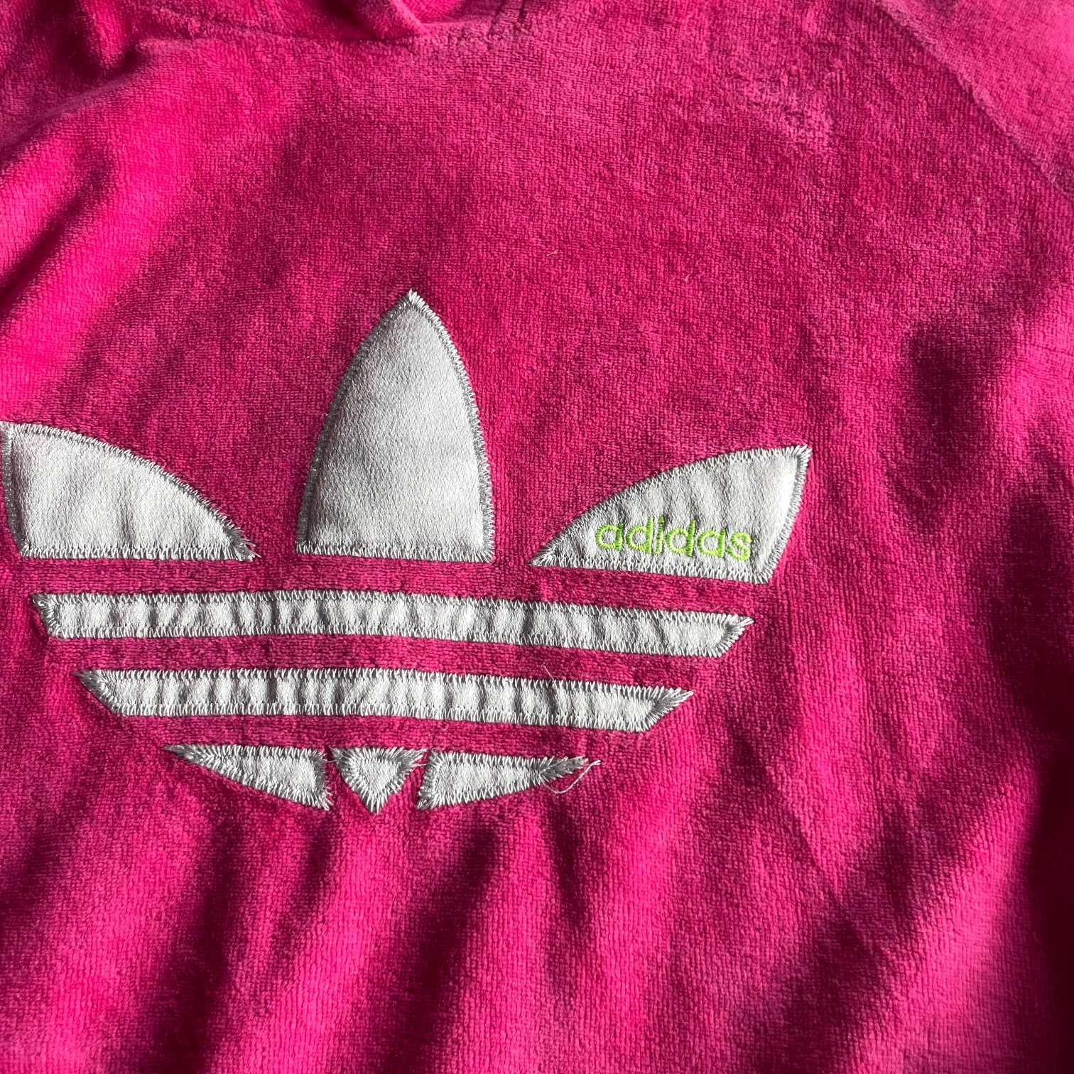 Vintage women adidas leaf logo stripe crest hoodie in L/M|L26 W19|SKU 5635