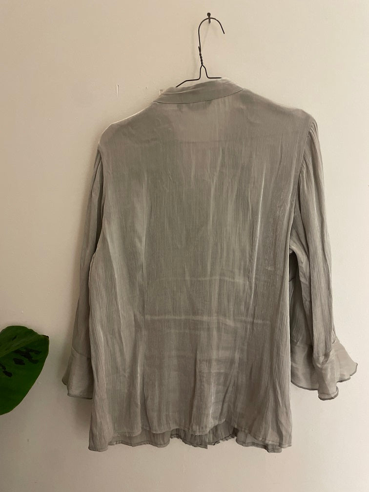 Vintage women grey ruffle neck long sleeve blouse size M