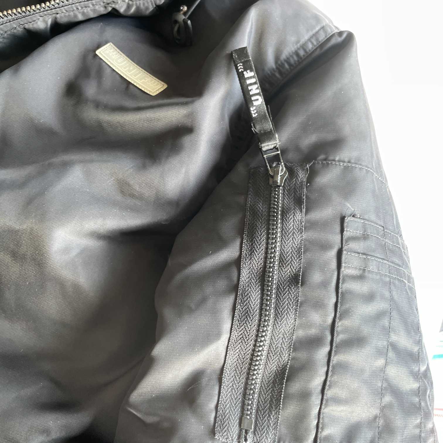 Vintage men black Unif puffer padded nylon polyester full zip hoodie in L|L28 W26|SKU 5676