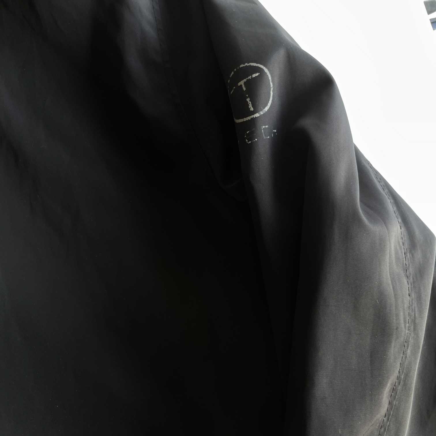 Vintage men black Sergio Tacchini full zip wind breaker jacket in M|L 31 W21| SKU 5678