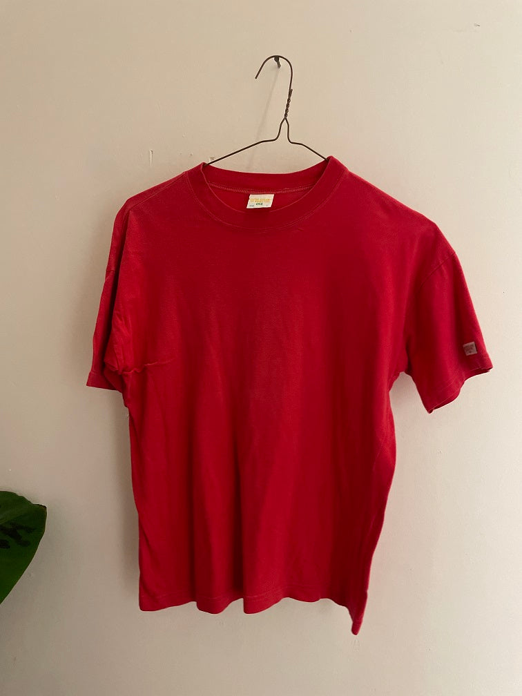 Vintage red united color of benetton tshirt size L