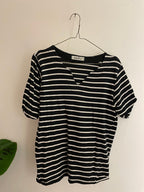 Vintage blue stripped v-neck tee size M