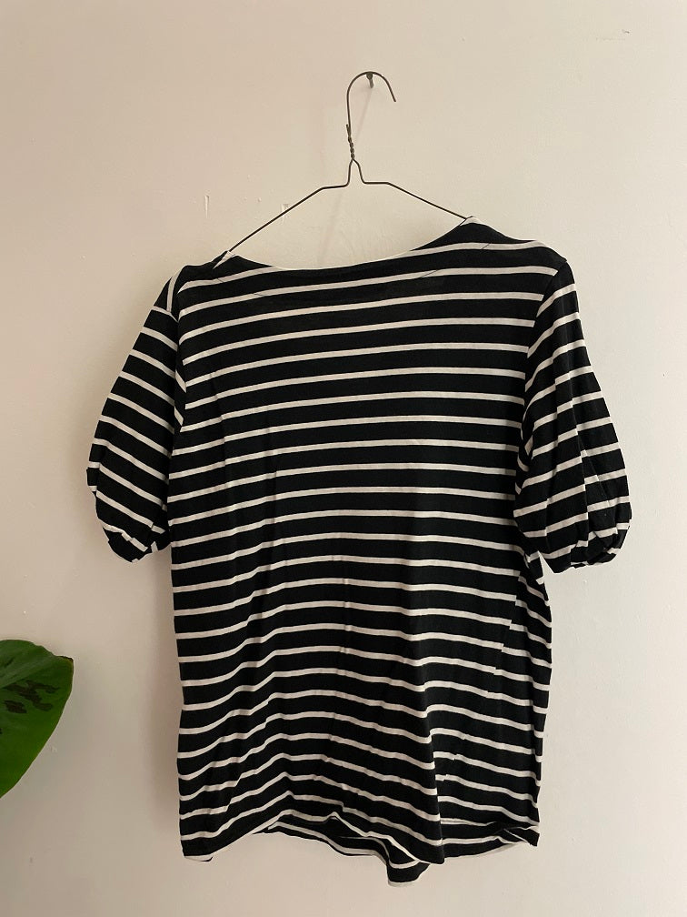Vintage blue stripped v-neck tee size M