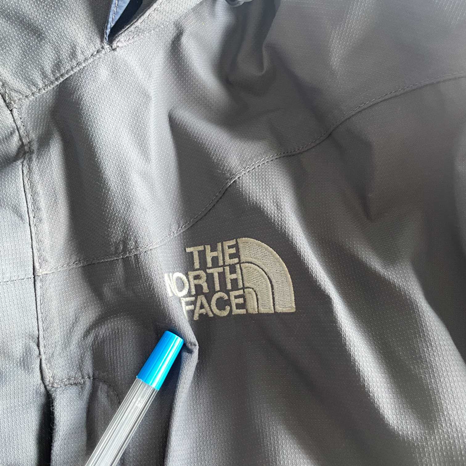 Vintage men grey Hyvent The north face waterproof rain coat hoodie in M|SKU 5687