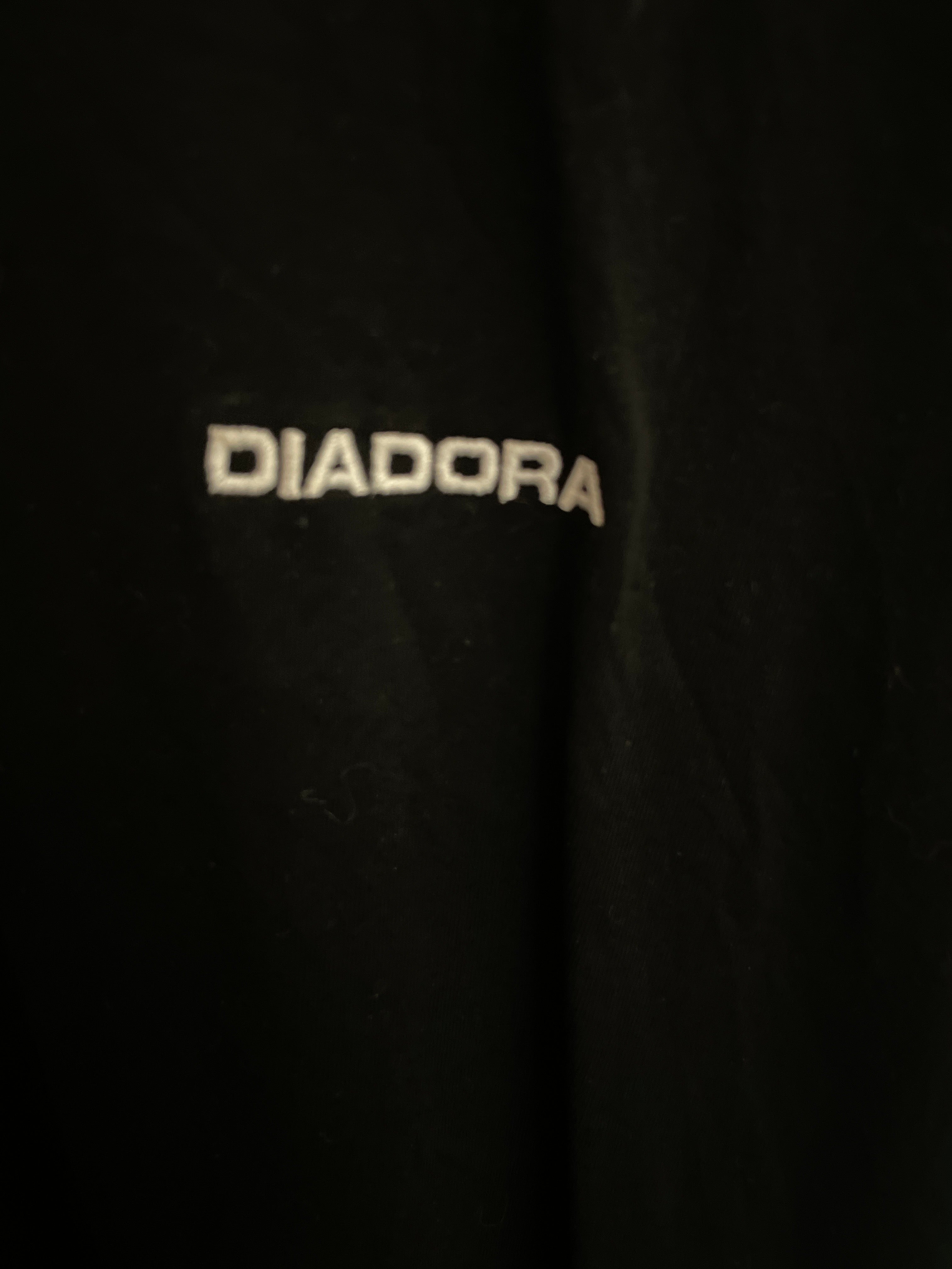 Vintage black diadora italian sport design tshirt size S