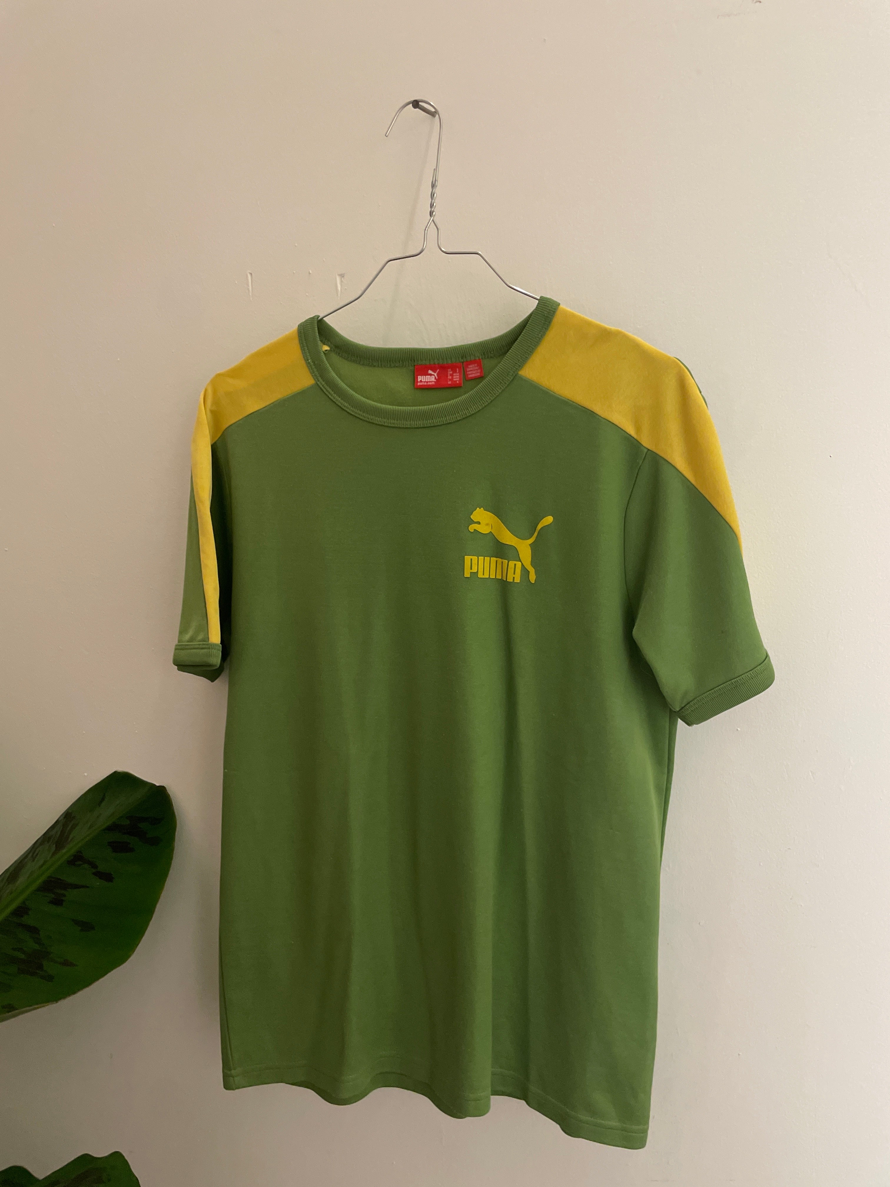 Vintage green puma tshirt size s