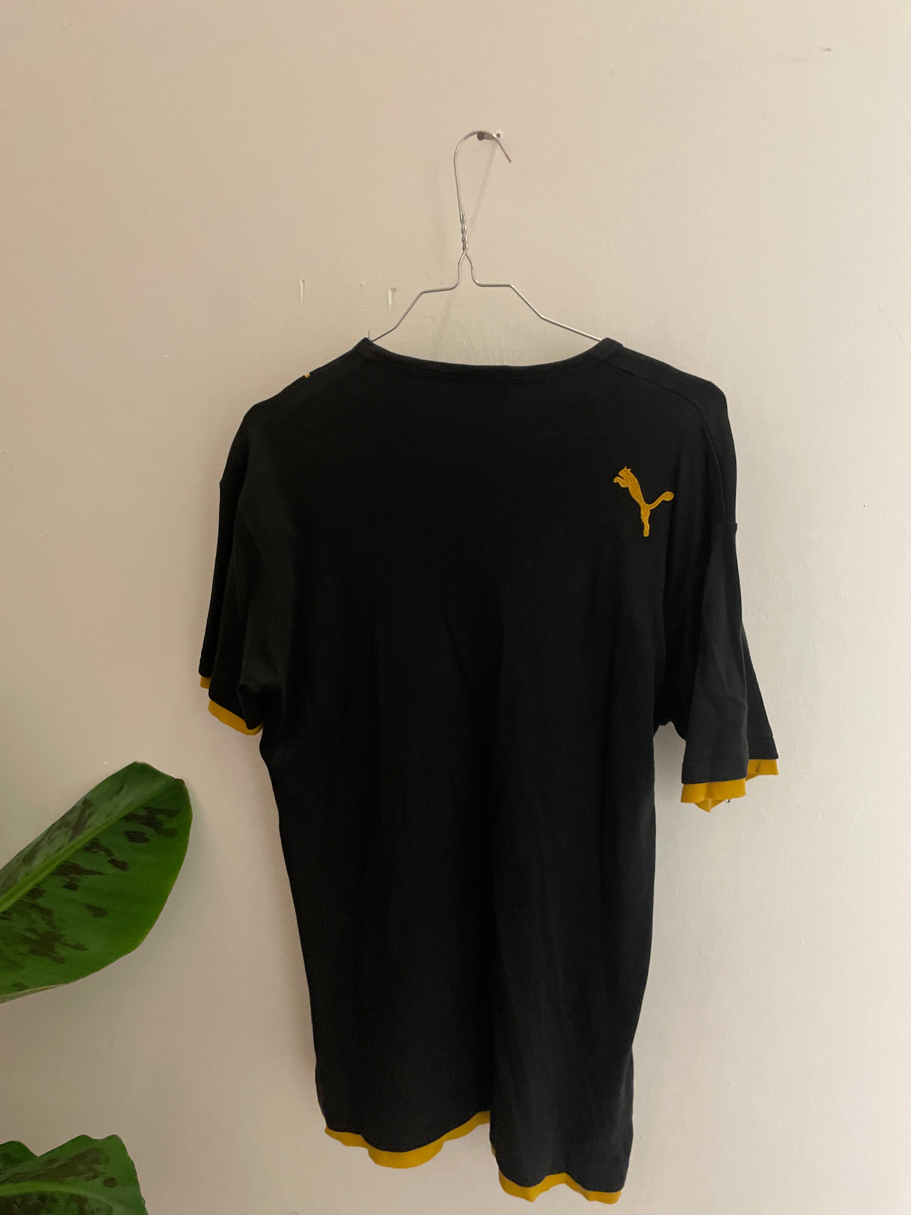 Vintage medium black puma tshirt
