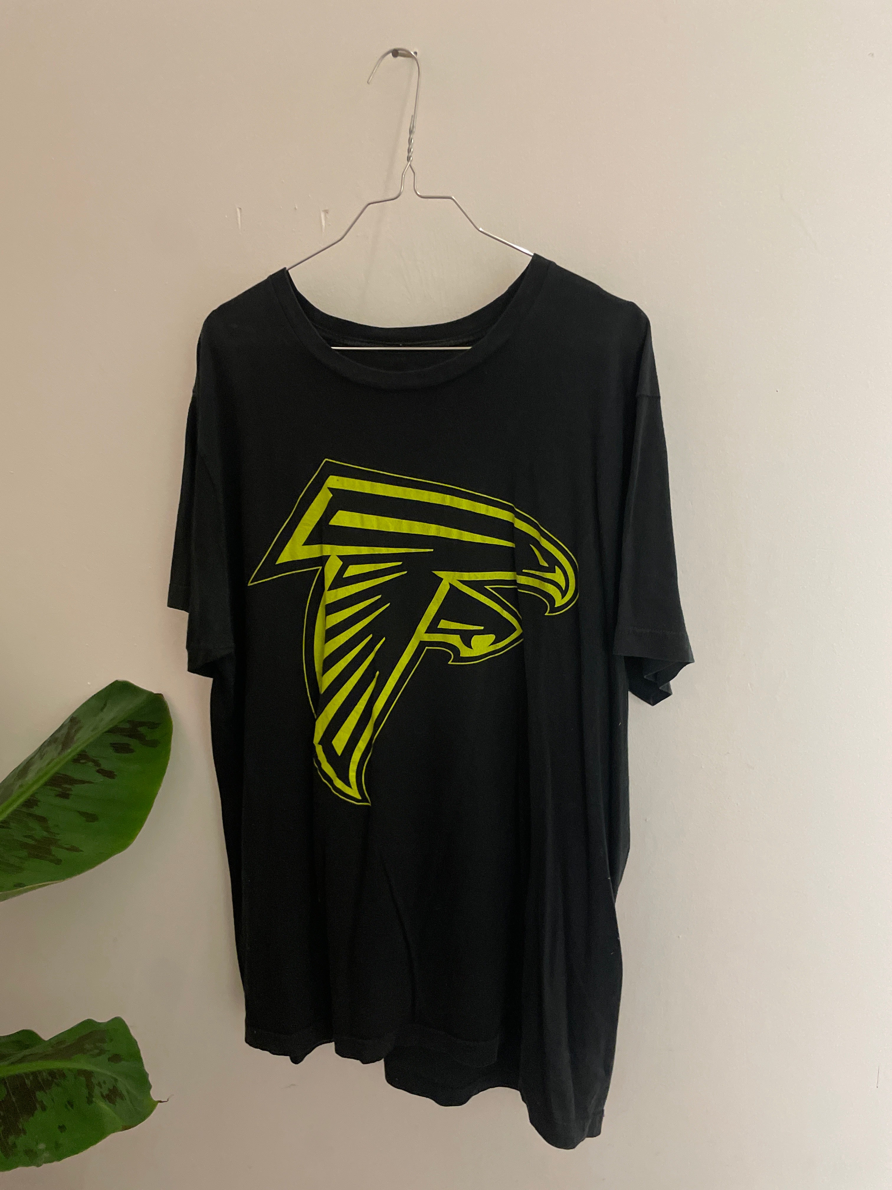 Vintage NFL Atlanta falcon black tshirt size L